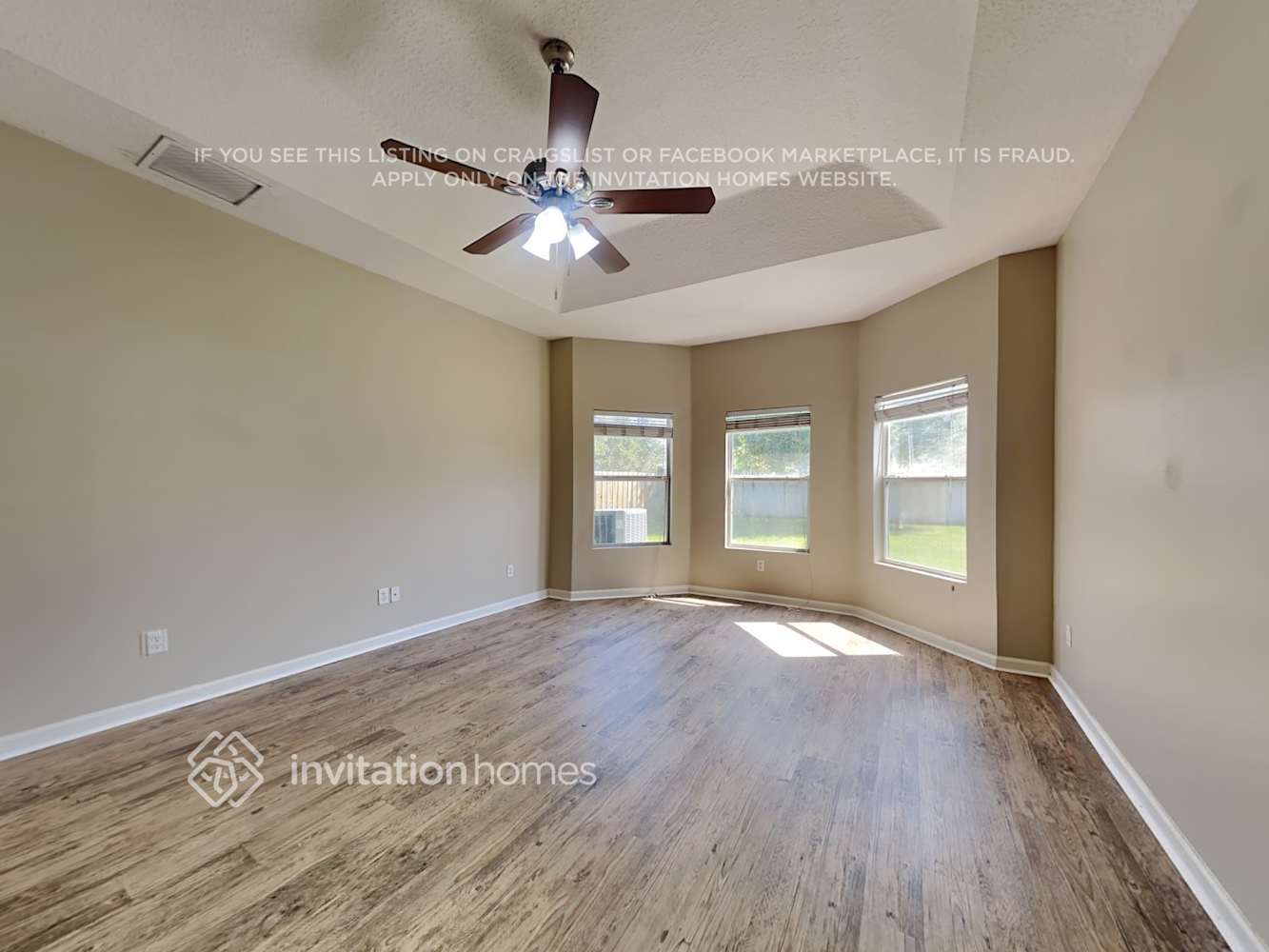 Building Photo - 15827 Canoe Creek Dr