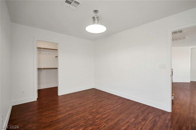 Building Photo - 9711 W Spinnaker Creek Ave