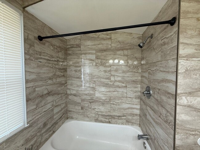 Building Photo - Renovated 3-Bedroom Home – We Welcome Sect...