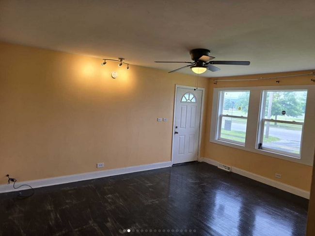 Building Photo - Charming 3-Bedroom Ranch with Modern Updates and Ample Parking