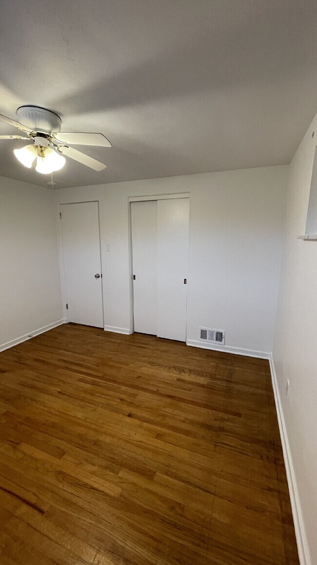 Building Photo - Charming 3 bed, 2 bath with finished basement!