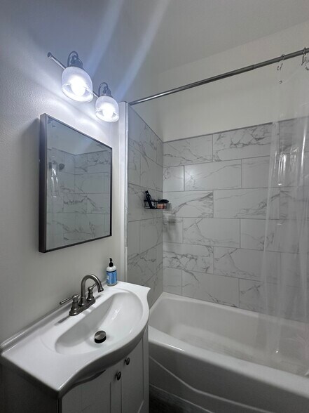 Building Photo - 2329 W Grace St