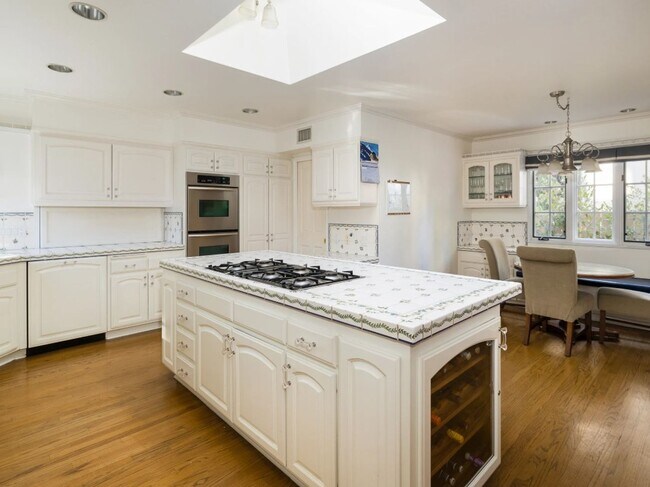 Building Photo - 4 Bed in Palos Verdes Estate • Valmonte Neighborhood