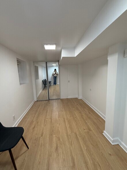 Building Photo - 3318 W Pierce Ave