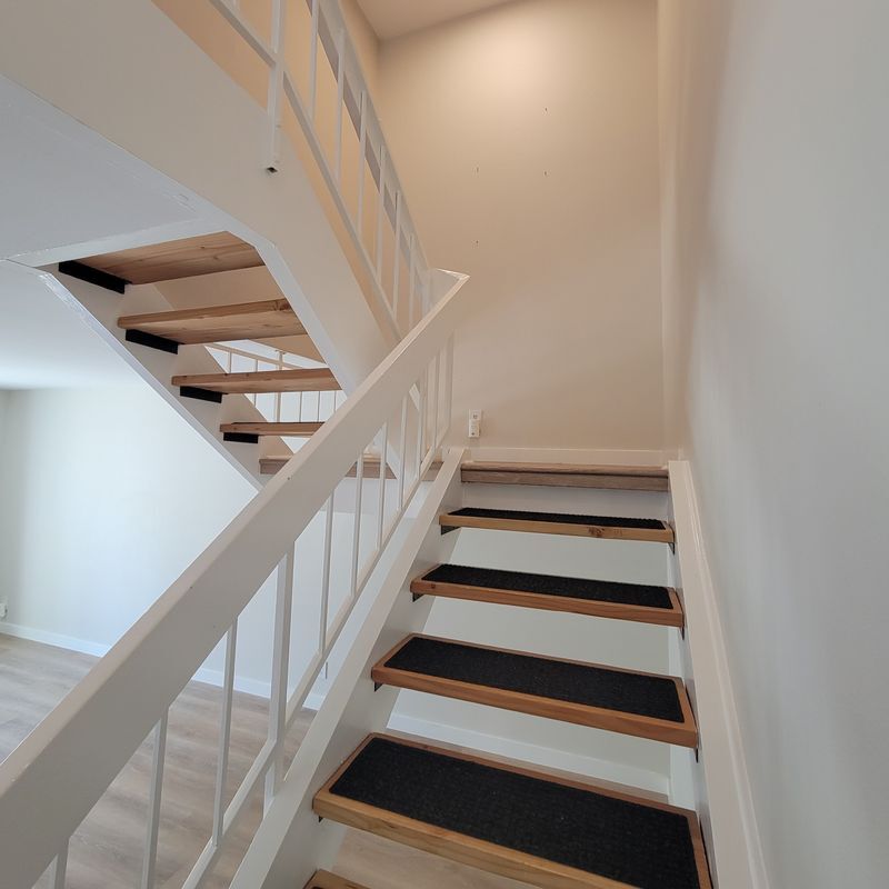 Building Photo - 11 Meadowsweet