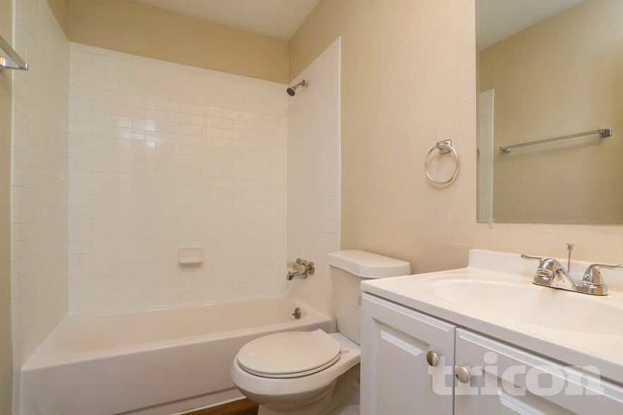 Building Photo - 12211 Haroldson Forest Dr