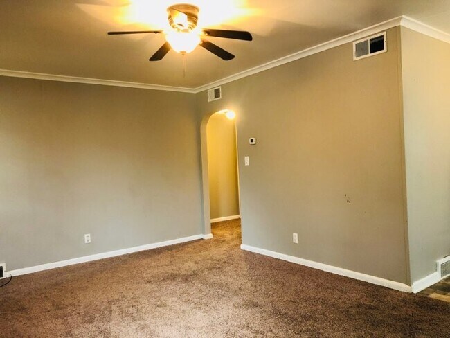 Building Photo - 1020 N 15th St