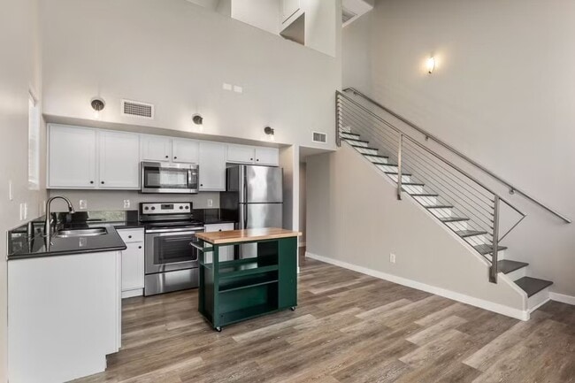 Building Photo - Roosevelt West Townhomes