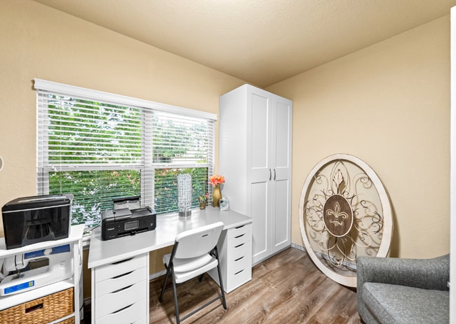 Building Photo - 503 Fort Pena