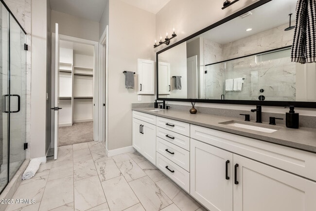 Building Photo - 6615 E Libby St