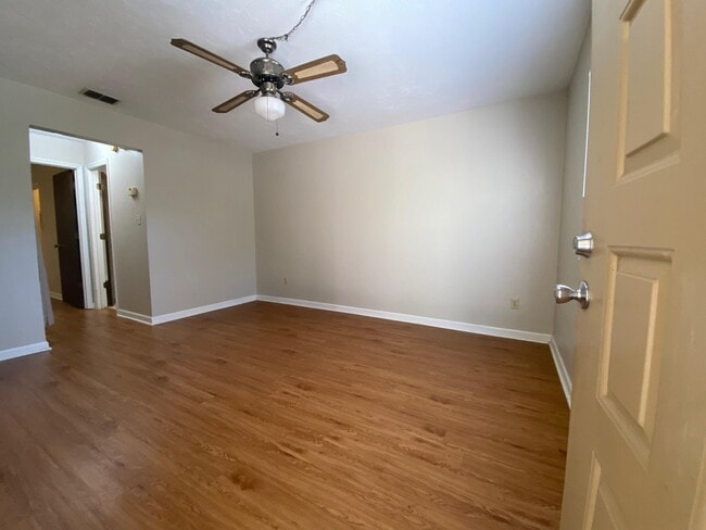 Building Photo - 2081 Sandcastle Dr