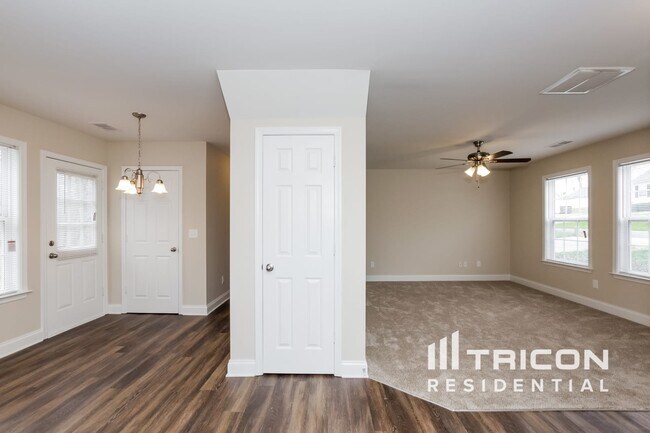 Building Photo - 2457 Terra Dr