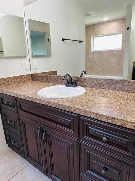 Master Bath - 2 Olive Dr