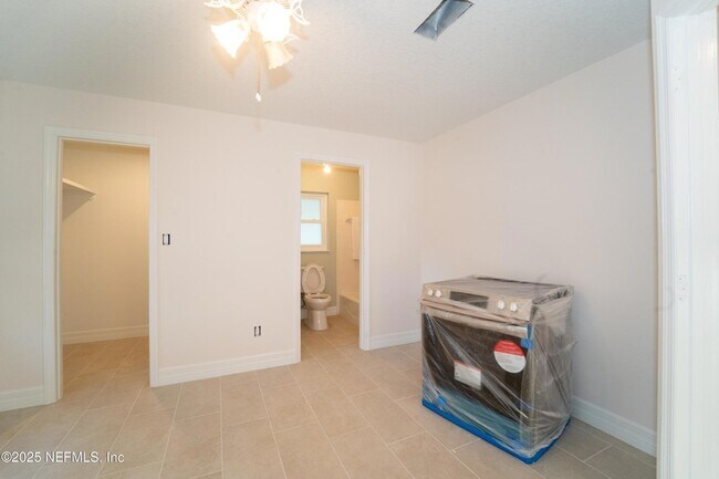 Building Photo - 22 1/2 Fancher Court Unit