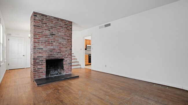 Building Photo - 6415 Howe St