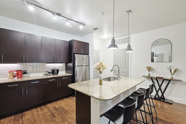 Building Photo - 5445 Town and Country Blvd