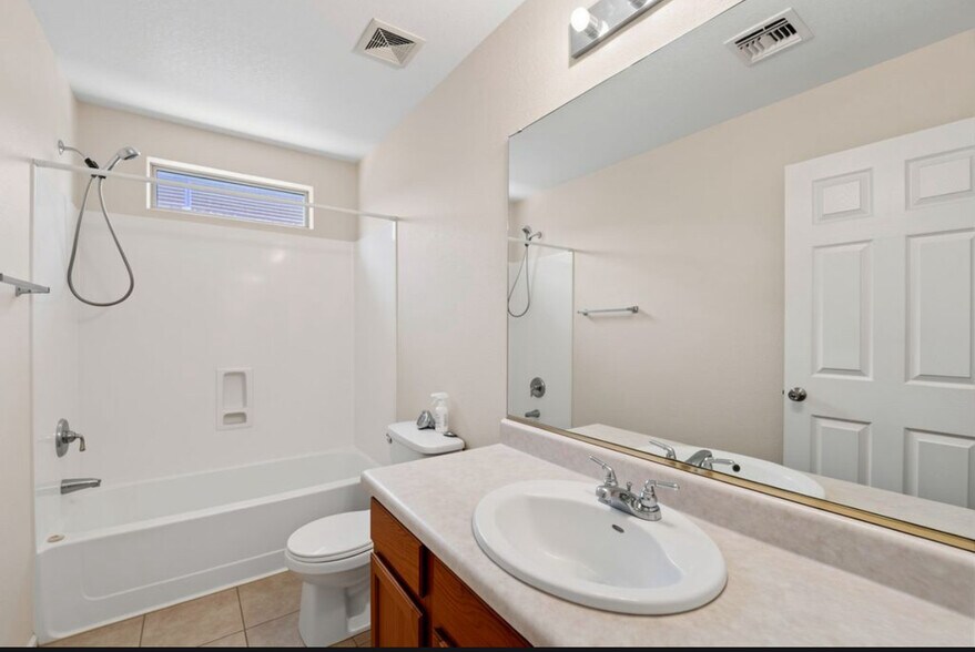 Building Photo - 42551 W Hillman Dr