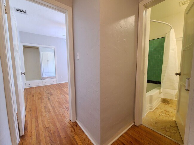 Building Photo - 25130 Starr St