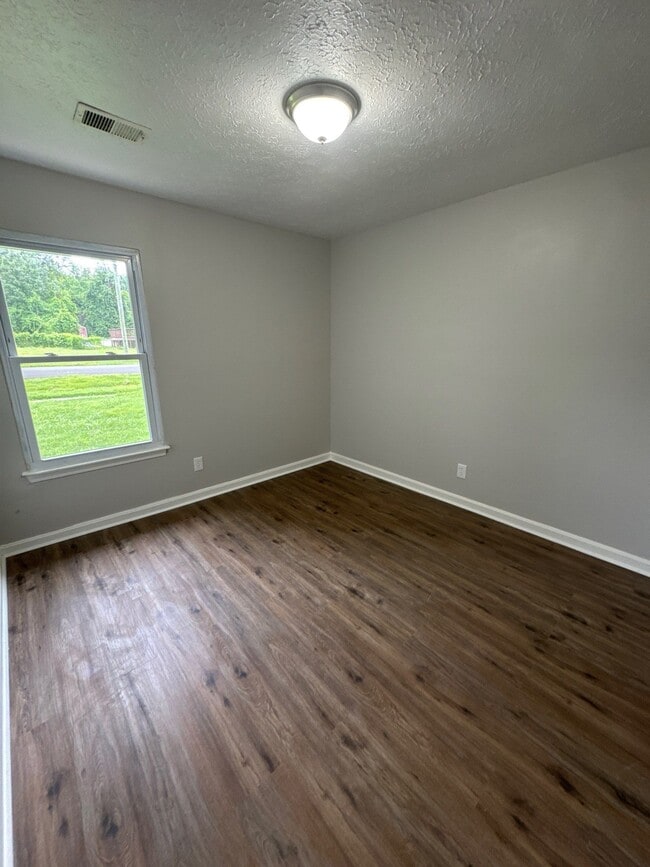 Building Photo - 9705 Turnpike View Dr