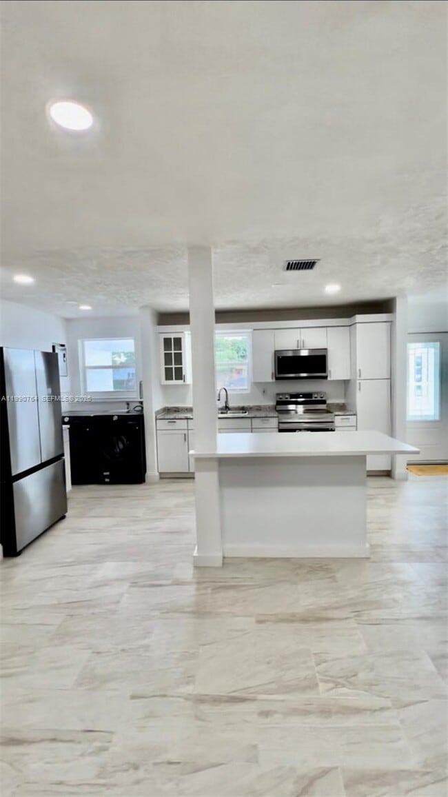 Building Photo - 1800 SW 87th Ave