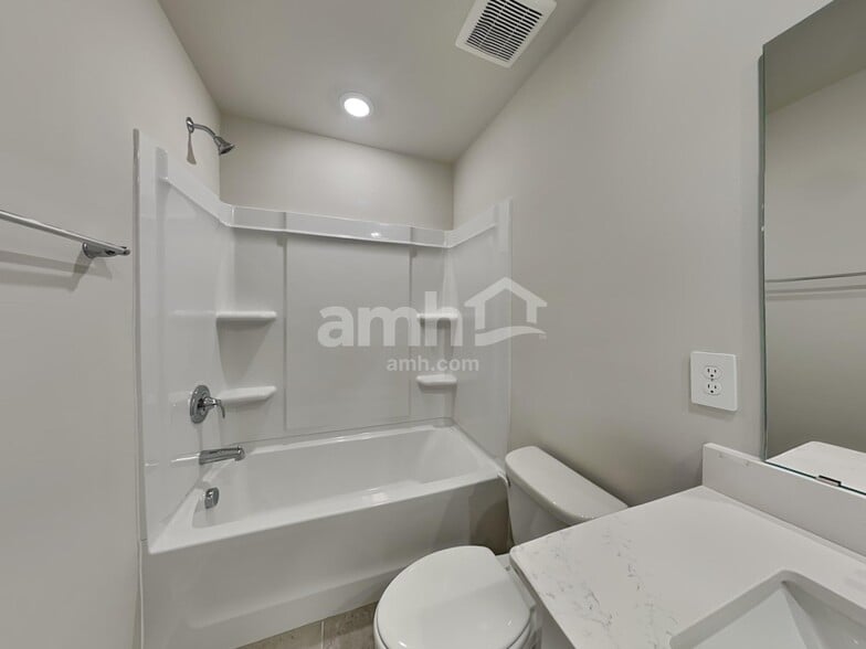 Building Photo - 206 Granby Trl