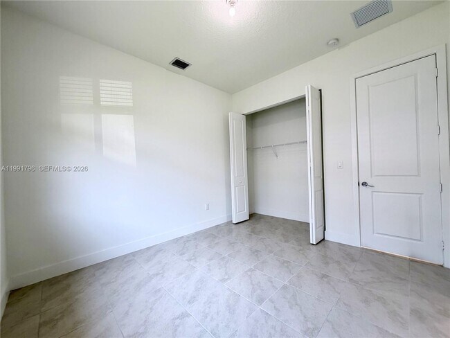 Building Photo - 5028 Gambero Wy