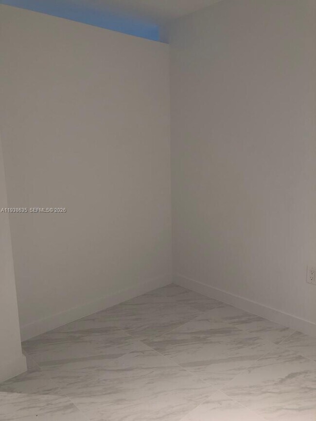 Building Photo - 16385 Biscayne Blvd