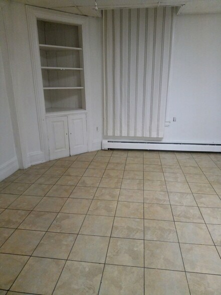 Building Photo - 524 E Lincoln Hwy