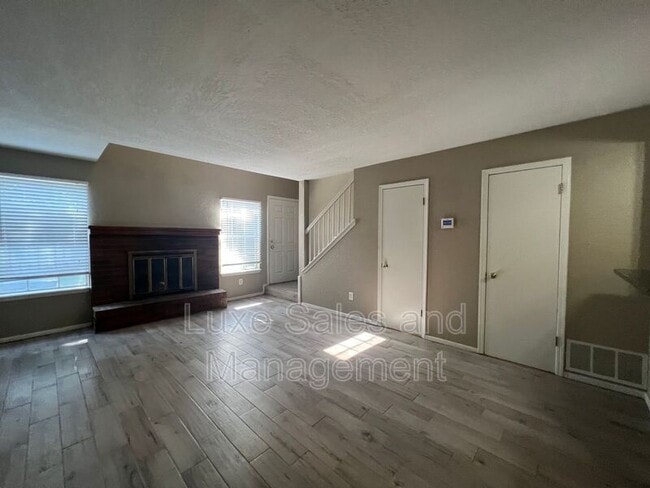 Building Photo - 3200 W Britton Rd