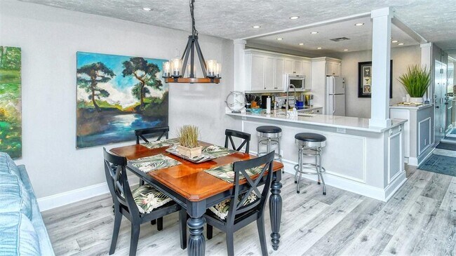 Building Photo - 1255 E Peppertree Dr