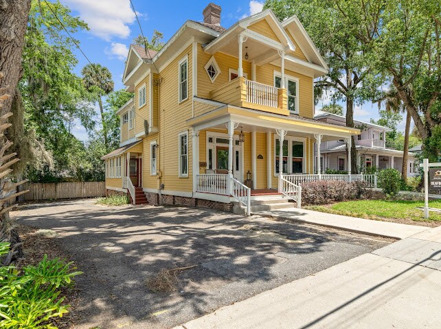 Building Photo - 613 E Fort King St