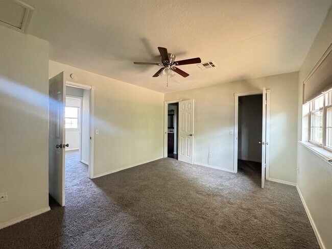Building Photo - 2357 Heatherfield Ln