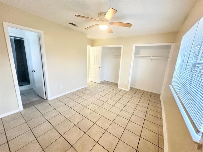 Building Photo - 7221 Ellington Cir