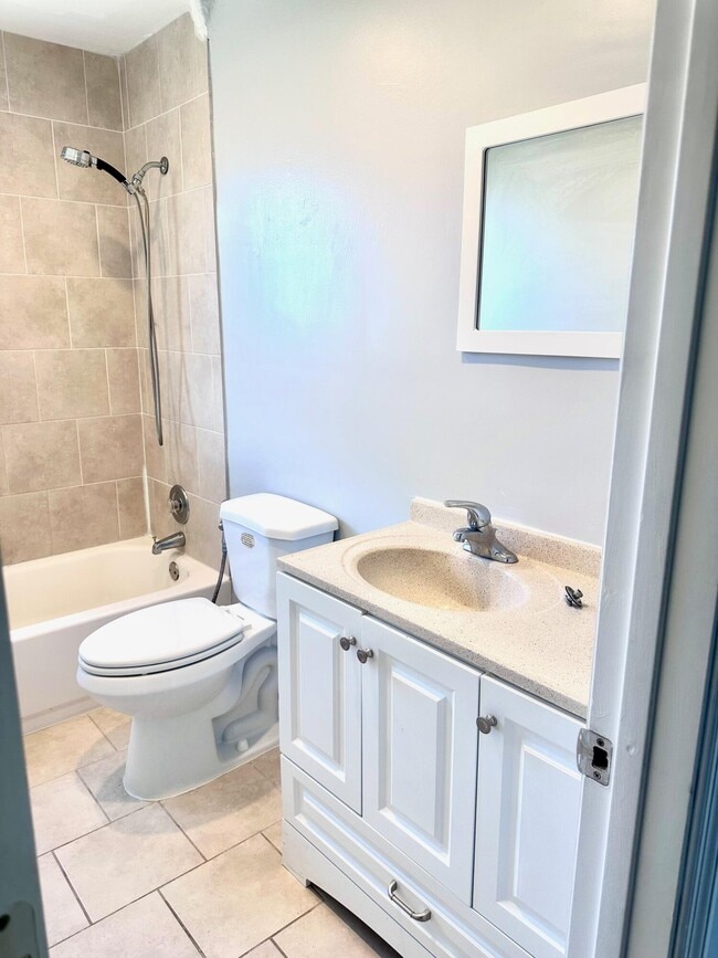 Building Photo - 9326 Sunrise Dr