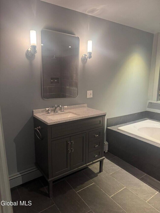 Building Photo - 1412 River Rd