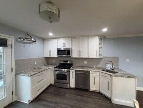 Building Photo - Flying Hills Townhouse