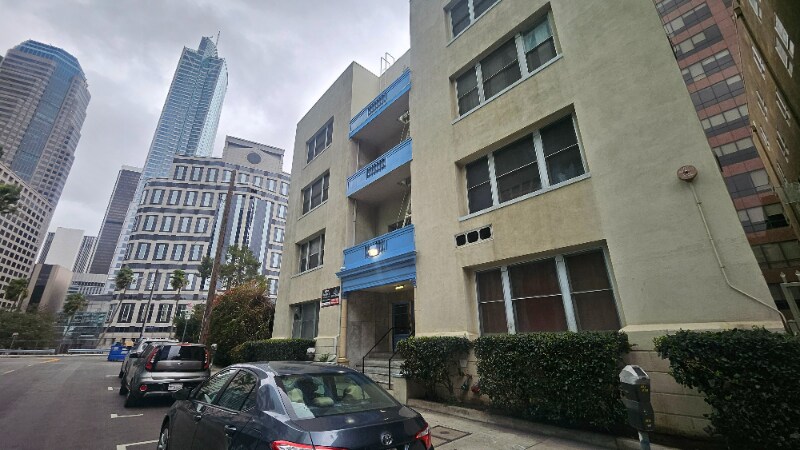 Building Photo - 1026 Ingraham St