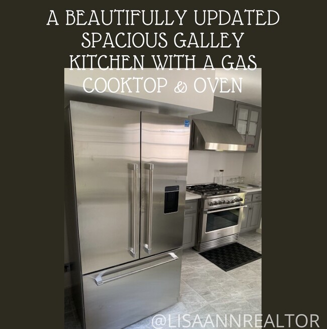 Building Photo - 2568 N Beachwood Dr