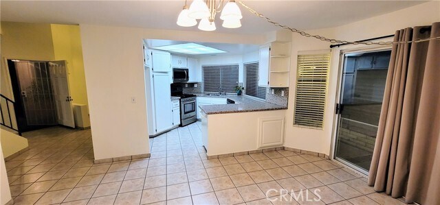 Building Photo - 14644 Bella Courte