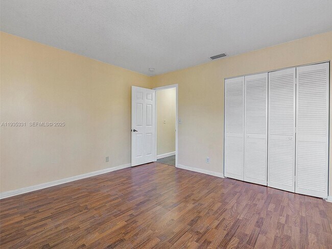 Building Photo - 931 SW 150th Ave