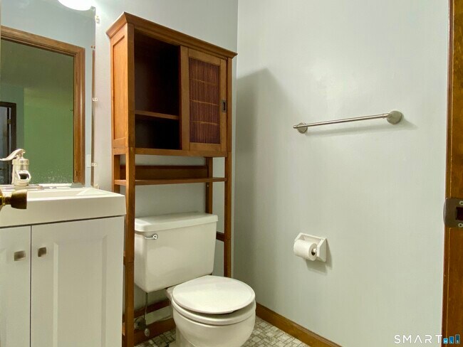 Building Photo - 1104 Summer Hill Dr
