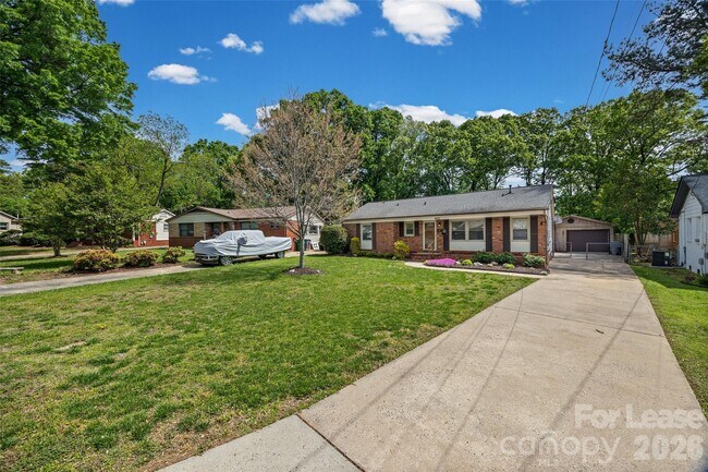 Building Photo - 4827 Harcourt Ln