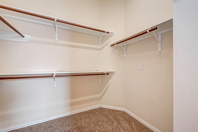 Building Photo - 24602 Forest Canopy Dr