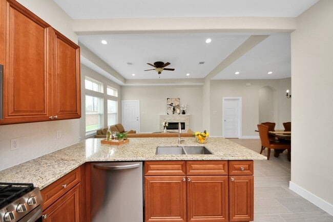 Building Photo - 2003 Marthoman Drive