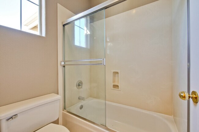 Building Photo - 443 Farrel Ct