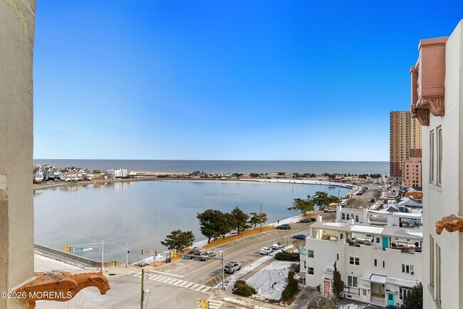 Building Photo - 400 Deal Lake Dr