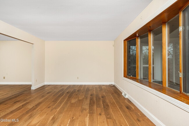 Building Photo - 3 Springwood Manor Dr