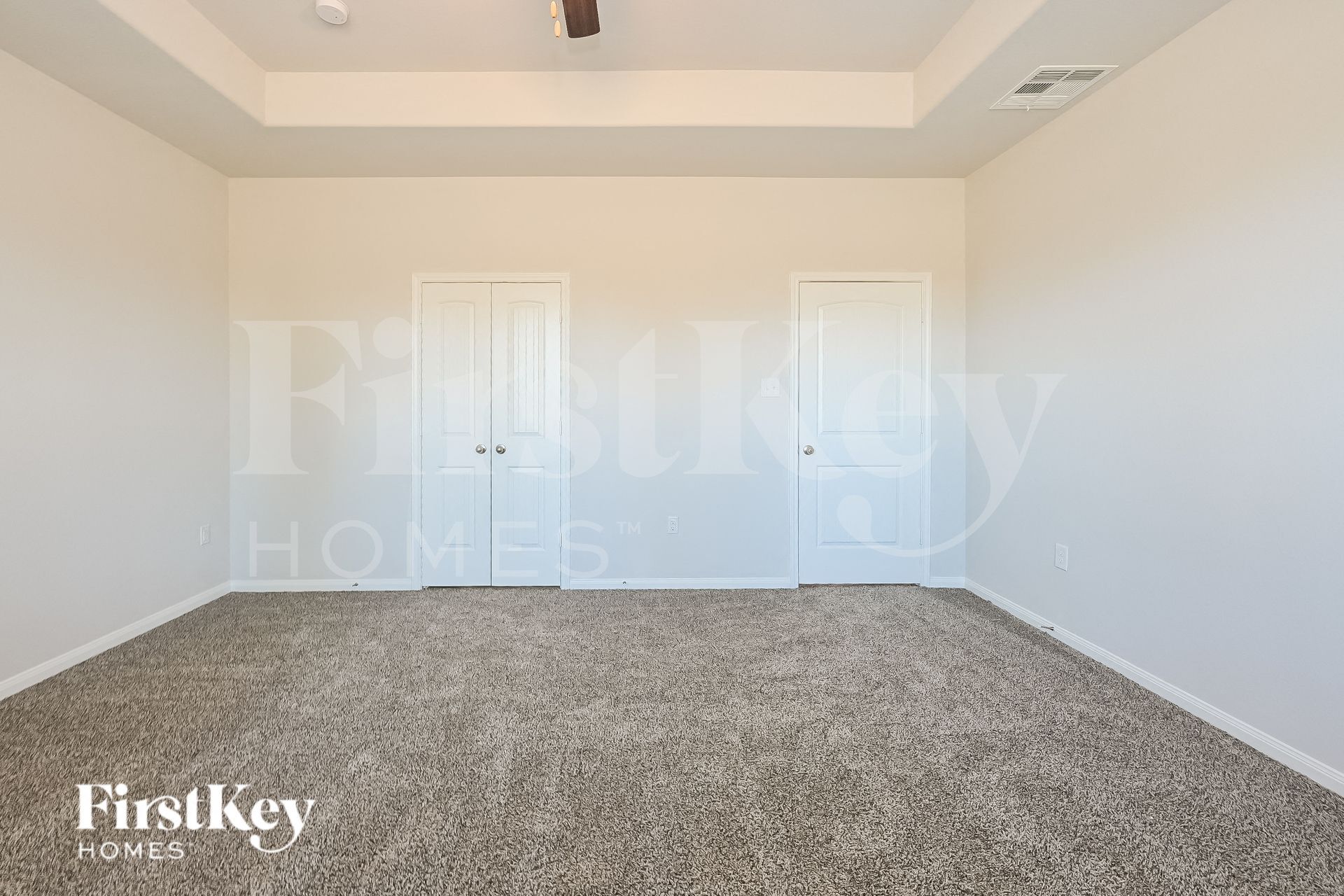 Building Photo - 14785 Country Club Dr