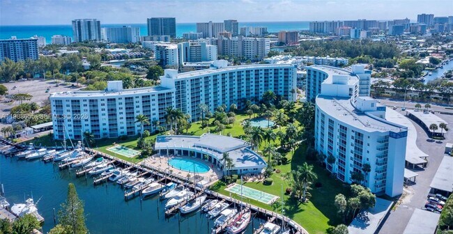 Building Photo - 2731 NE 14th Street Causeway