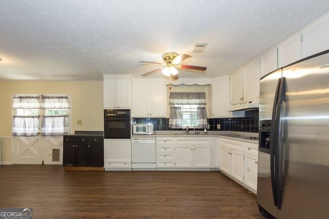 Building Photo - 3720 Sunny Hill Dr